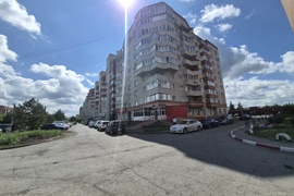 1-к. ул.  Пр-т Комарова.д: 9/1
